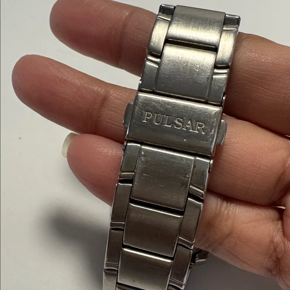Pulsar Men's Chronograph Watch Silver Some Scratches Requires Battery